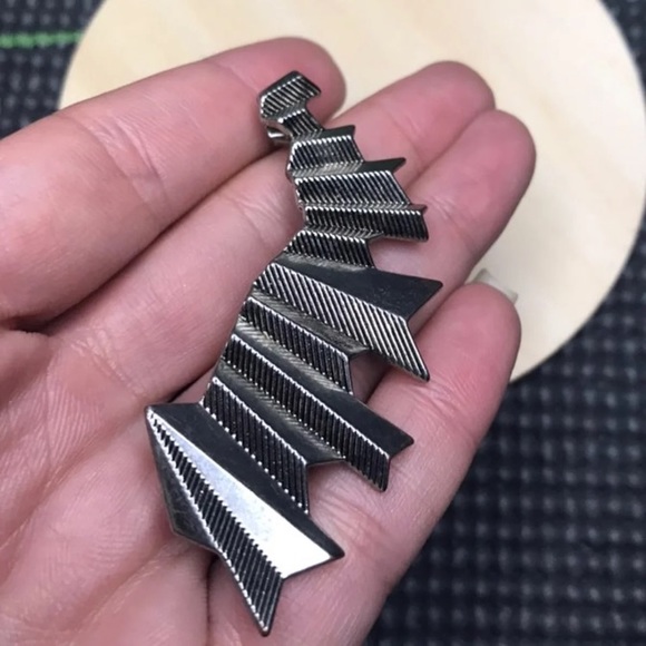 🗜 Metalware Ear Cuff 🗜 - Picture 6 of 8